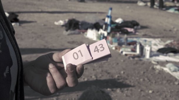 Lotería de la miseria: cómo funcionan el trueque y los sorteos de comida en Merlo