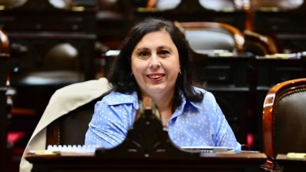 Paula Oliveto: 