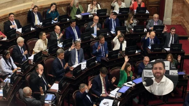 "Los senadores le dieron la espalda a la gente"