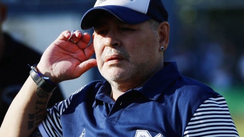Carmelo Napoli: "Necesitamos determinar qué ocasionó la muerte de Maradona"