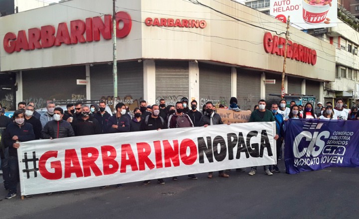 Trabajadores de Garbarino realizarán un corte en el puente Pueyrredón para reclamar el pago de sueldos e indemnizaciones