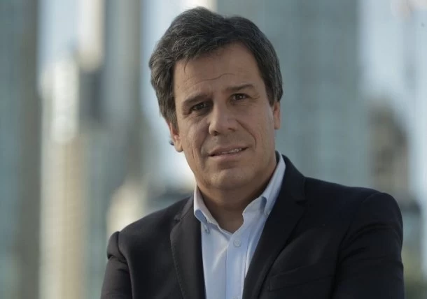 Facundo Manes: "Hay que evitar que los libertarios fantasiosos ganen las elecciones"