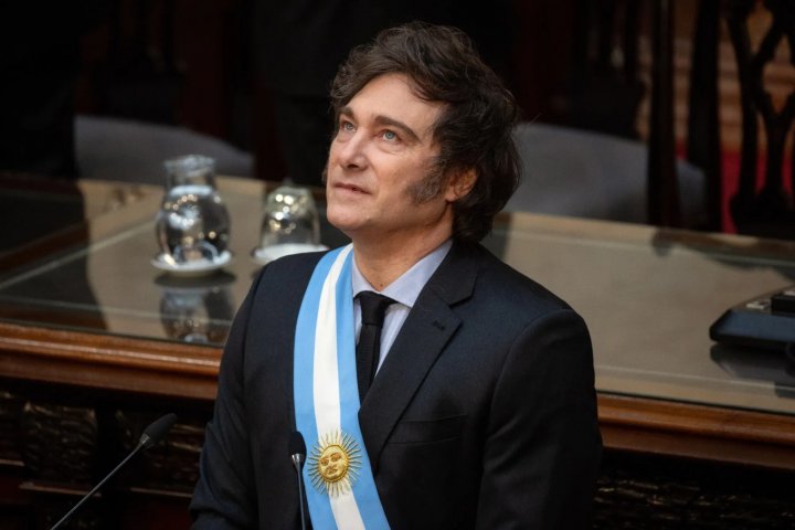Javier Milei: el fin de la inflación, un dólar a $900 y su adiós al Papa