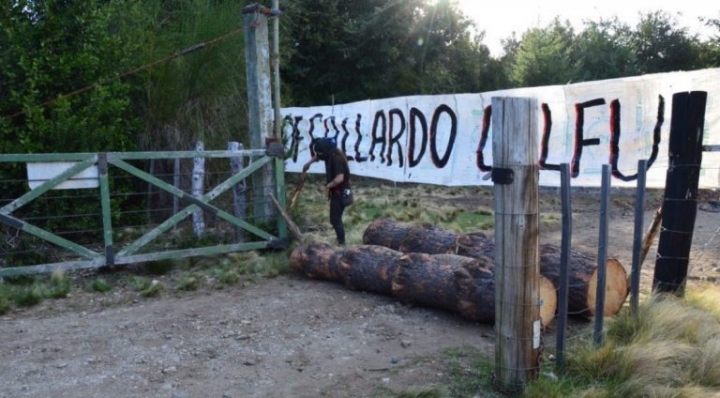 Ocupan un campo cerca de Bariloche y alegan ser los dueños por pertenecer a una comunidad mapuche