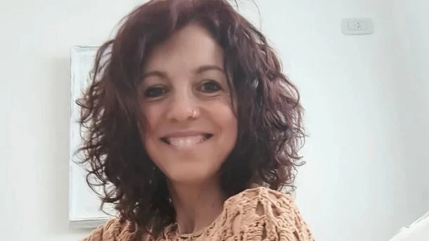 Eugenia Lopez Ardiles:  "A los 47 años le diagnosticaron Parkinson, tenia medio cuerpo inmovilizado y se recupero bailando"