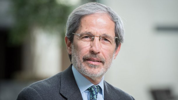 Héctor Torres: "Tenemos que reducir la emisión monetaria y aumentar las reservas"