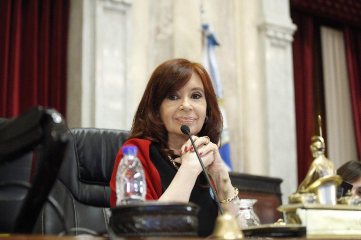 Confirmaron que a Cristina Fernández le extrajeron un pólipo benigno y se encuentra en buen estado
