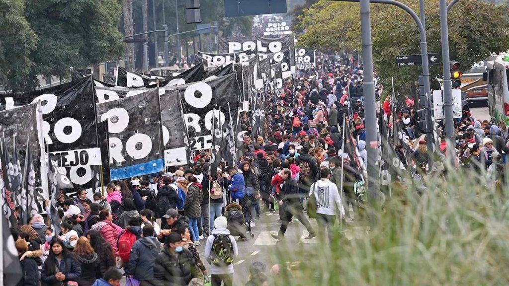 Carlos Lafuente, comerciante de la 9 de Julio: "El día anterior a los piquetes también lo perdemos"