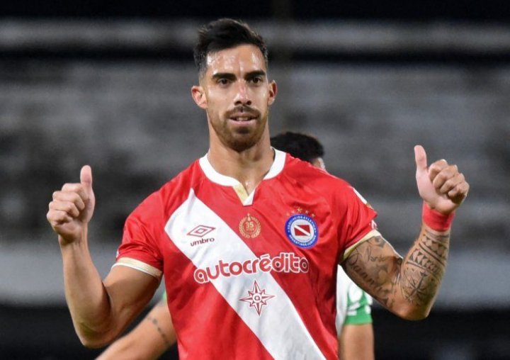 Gabriel Ávalos: &quot;Gabi Milito me ayudó a mejorar como futbolista&quot;