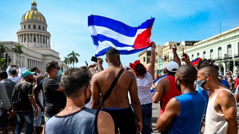 Cuba: Masivas protestas contra el régimen de Miguel Díaz - Canel 