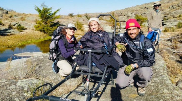 Sin brazos y con sólo una pierna, logró escalar la montaña más alta de Córdoba: &quot;Vivo mi vida sin límites y siempre para adelante&quot;