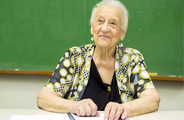 Lección de vida: Ascensión tiene 92 años y terminó la primaria como mejor alumna