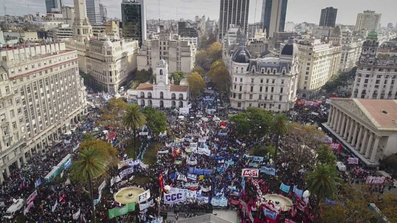 La marcha federal llega a la Ciudad de Buenos Aires: preocupación en la ...
