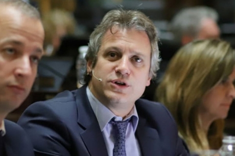 Felipe Miguel: "Si entraran más vacunas, podríamos aplicar hasta 40 mil dosis por día en la Ciudad"