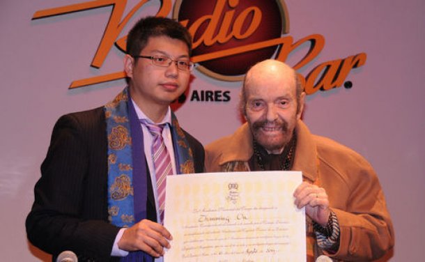 Ou Zhanming: "Desde que conocí Buenos Aires el tango acompaña mi vida"