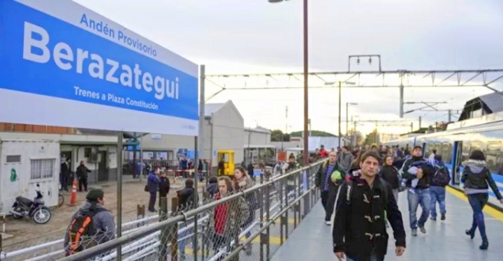 Los socios del club &quot;El Pato” de Berazategui luchan para sacarlo adelante: necesitan techar la cancha de básquet