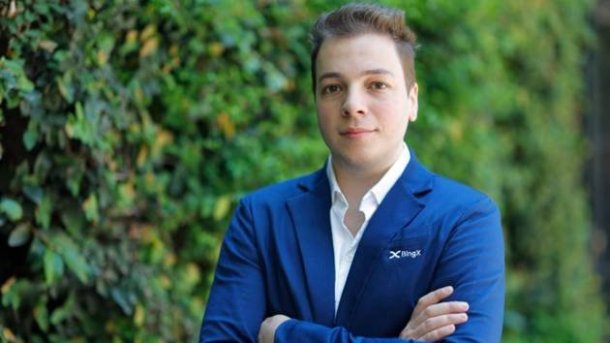 Elisandro Santos: "Una persona que usa Inteligencia Artificial ahorra entre 3 y 4 horas al día"