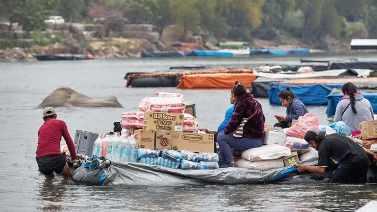 La caída del peso argentino incrementó el contrabando de productos a ...