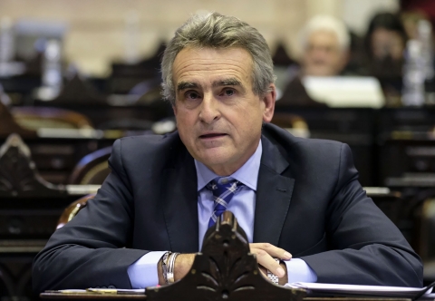 Agustín Rossi: "Desde lo logístico podemos garantizar una rápida vacunación"