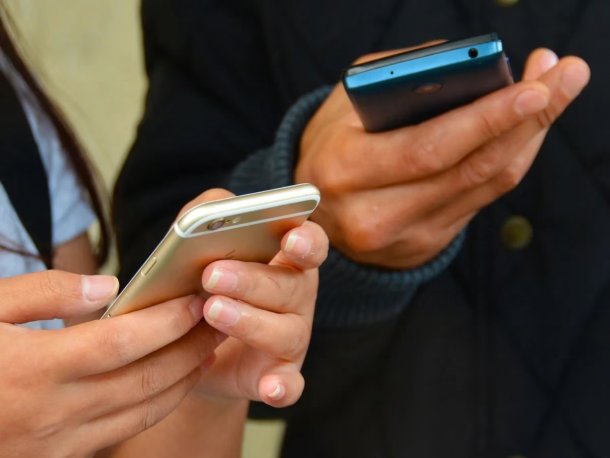 ¿El celular te escucha?