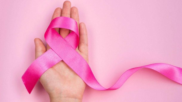 ⁠Gonzalo Gomez Aubin: El diagnóstico temprano en cáncer de mama salva vidas. Se cura. No hay que tenerle miedo al diagnóstico".