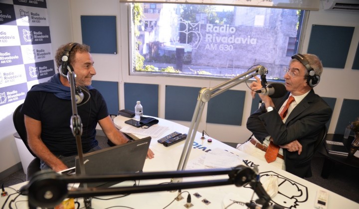 Escucha el pase entre Nelson Castro y Luis Majul