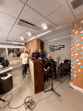 &iexcl;M&uacute;sica en vivo con Aquiles Roggero!