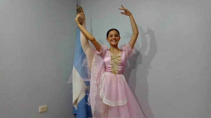 Una niña tucumana fue seleccionada por el Royal Ballet de Londres y lanzó una campaña para juntar dinero y poder viajar