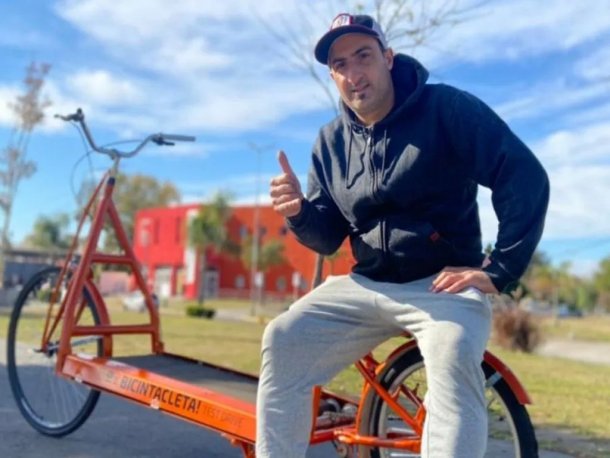 Anibal Querol: “La bicintacleta es una combinación entre una bicicleta y una caminadora"