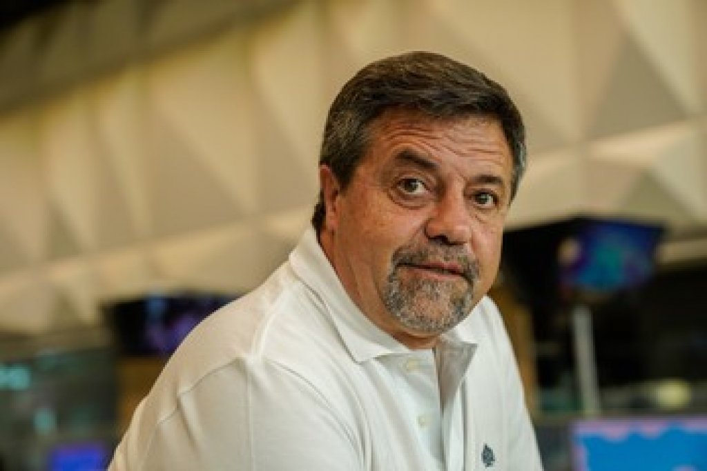 Ricardo Caruso Lombardi: "La gente quiere que vaya con los tapones de punta en la política"