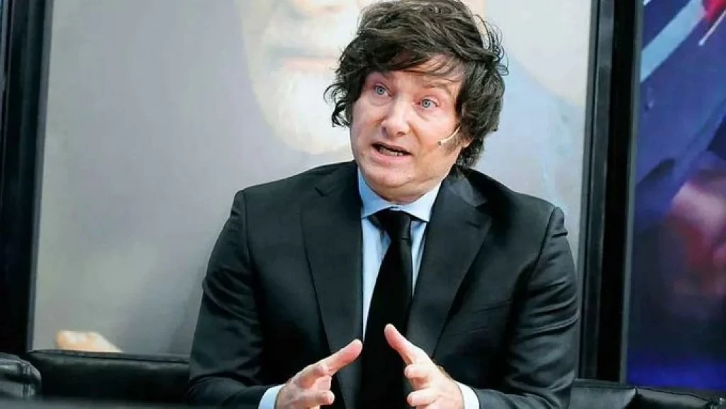 Javier Milei: “El problema no es que en la Argentina faltan dólares, sino que hay un exceso furioso de pesos”