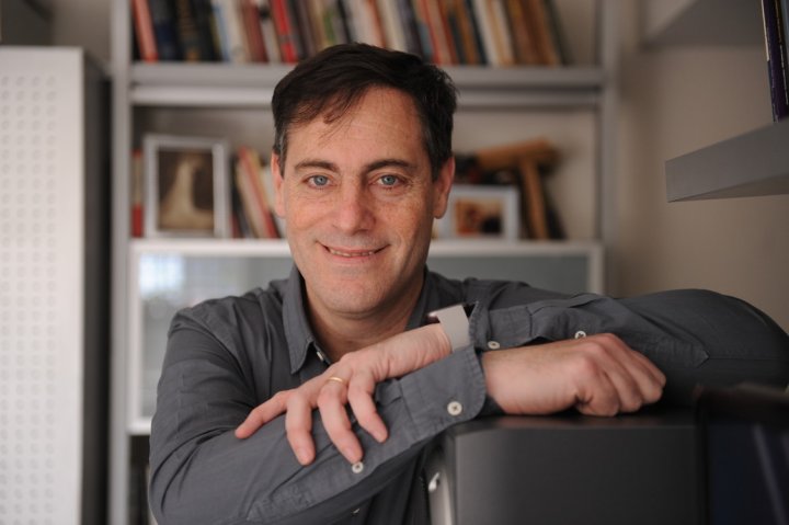 Santiago Bilinkis: &quot;La inteligencia artificial pasó a ocupar mucho lugar en la agenda de los medios, pero la mayoría de la gente le tiene miedo&quot;