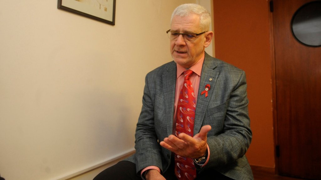 Julio Gonzalez Montaner: ""Si tratábamos a todos los infectados con VIH, podíamos frenar la morbilidad y la muerte precoz"
