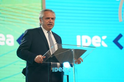 Alberto Fernández dijo que su objetivo es  "Cambiar planes por empleo"