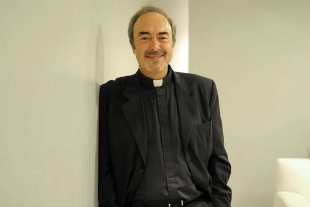 Padre Ariel Busso: "Las iglesias están llenas, no damos a basto. Muchos jóvenes acuden a la casa de dios"