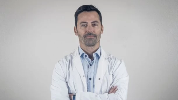 Dr. Santiago Guaycochea: "Es muy frecuente que el tubo de drenaje d&eacute; m&aacute;s dolor que la propia cirug&iacute;a&rdquo;