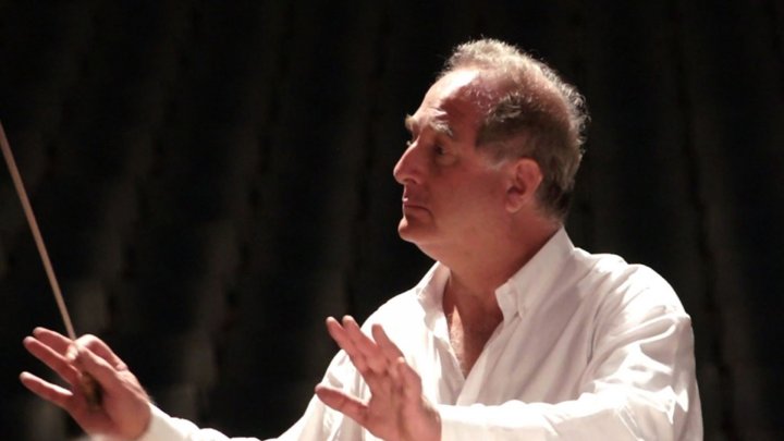 José Luis Castiñeira de Dios: &quot;Los jóvenes formados en conservatorios elevan la calidad musical del folklore&quot;