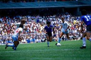 Hector Zelada: "La camiseta azul para jugar ante Inglaterra la eligi&oacute; Carlos, en complicidad con Diego"