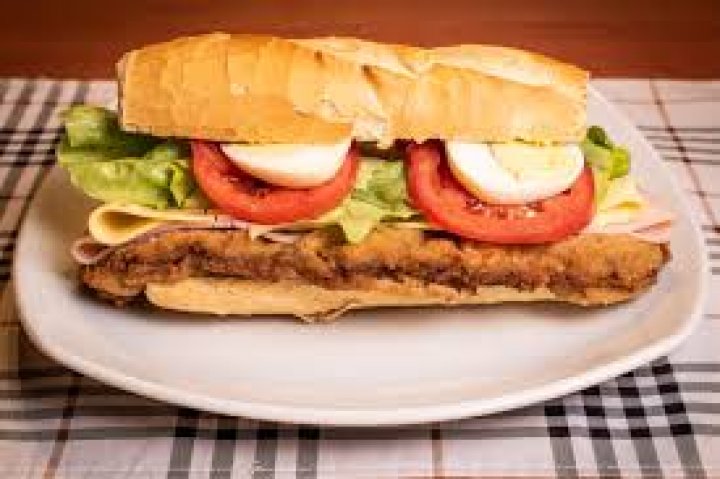 El éxito de los sanwiches de milanesa en Utah, Estados Unidos