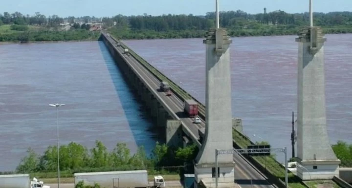 Qué pasa con el puente Paso de los Libres de Uruguayana y porqué afecta el comercio con Brasil