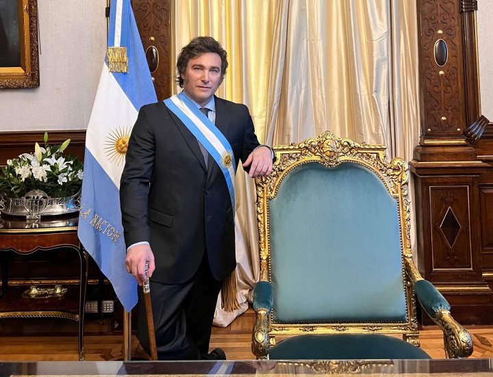 Javier Milei rompió el silencio en Radio Rivadavia: &quot;Hay gente que sufre síndrome de Estocolmo, abraza al modelo que los empobrece&quot;
