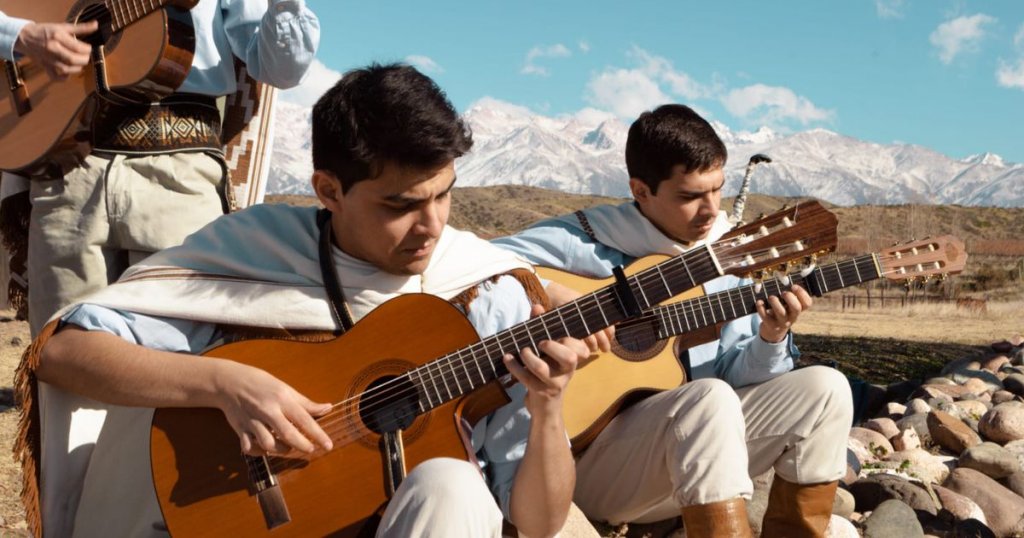 La desesperación de un joven al que le robaron la guitarra con la que estudia y trabaja