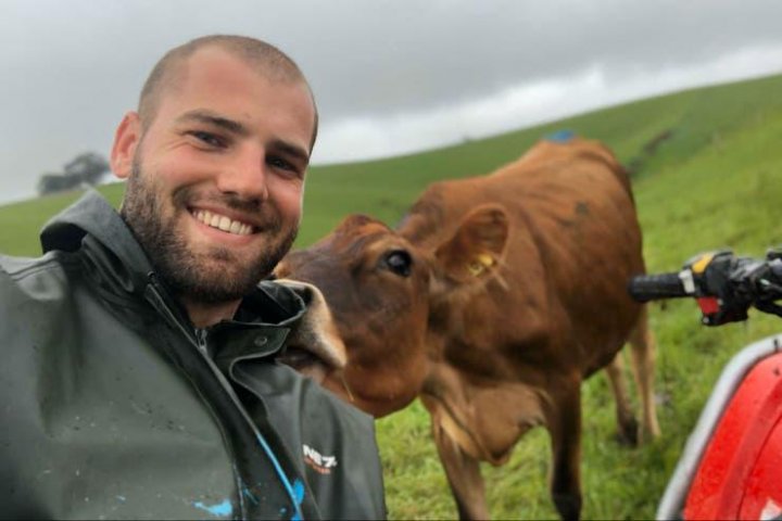 Viajó a Nueva Zelanda sin saber inglés, aprendió con la serie Friends y ganó un premio del agro