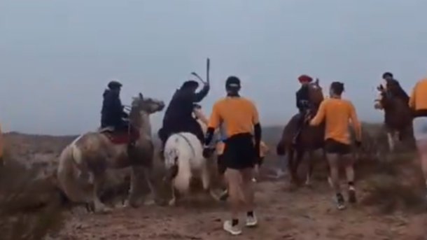 Corredores agredidos en R&iacute;o Negro: &ldquo;No es la primera vez que estos jinetes prepotean y agreden&rdquo;