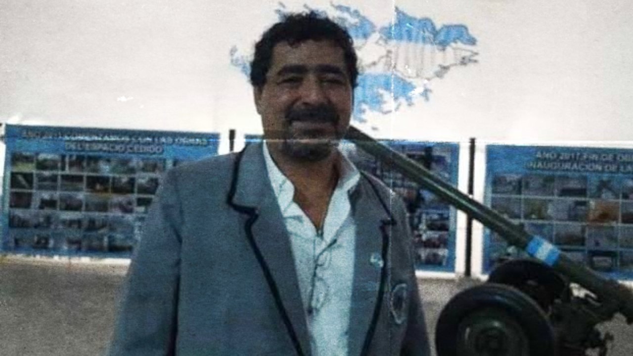 La fuerte denuncia de un excombatiente de Malvinas: "En Darwin arrancan las placas de homenaje a nuestros soldados"