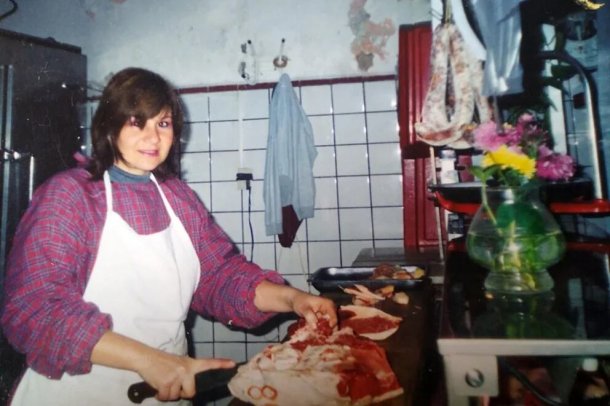 Perdió a su marido de joven, quedó con su hijo de 9 años y pasó de ser ama de casa a hacerse cargo de una carnicería