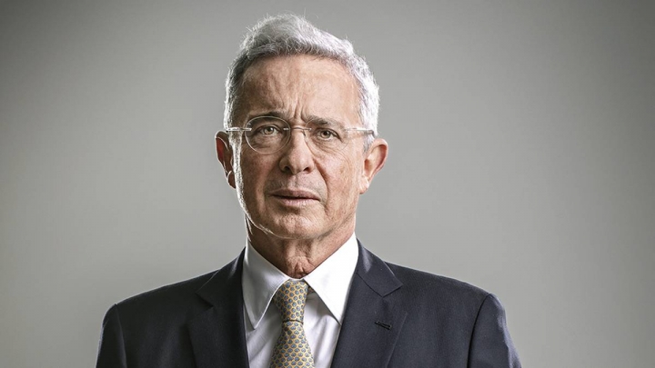 Álvaro Uribe: &quot;Hay unos políticos valiéndose de una acción violenta para ganar las elecciones e imponer que Colombia sea una nueva Cuba o Venezuela&quot;