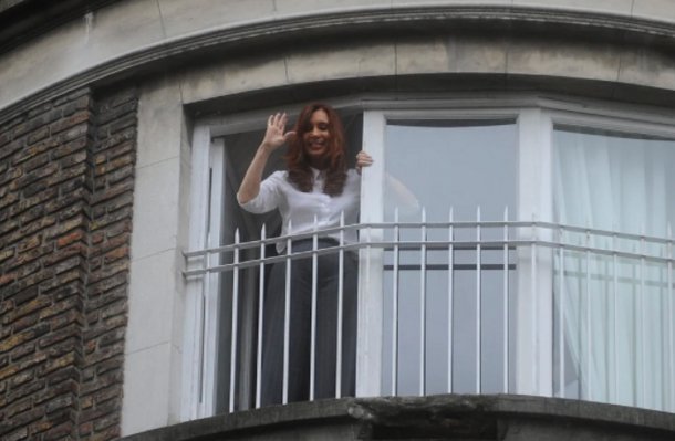 Vecina de Cristina Kirchner: "No eran más de 500 personas ayer defendiéndola"
