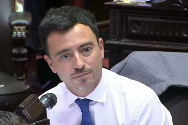 De Loredo le respondió a Barrionuevo: "El peronismo no está hecho mierda, nos hizo mierda"