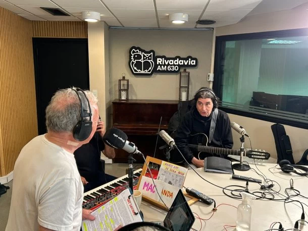 &iexcl;M&uacute;sica en el estudio de la mano de Luis Salinas!
